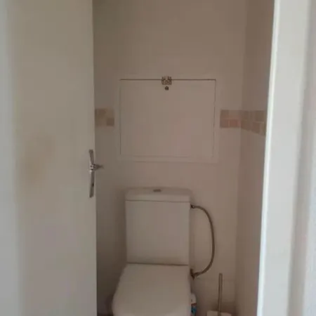 F3 Avec Balcon 5 Min Gare Sqy Et Parking Gratuit Apartment Guyancourt