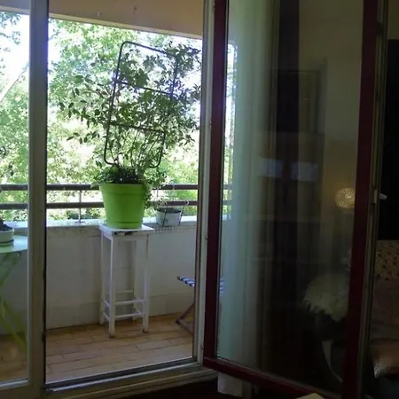 F3 Avec Balcon 5 Min Gare Sqy Et Parking Gratuit * Guyancourt