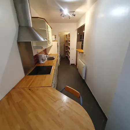 F3 Avec Balcon 5 Min Gare Sqy Et Parking Gratuit Apartment *