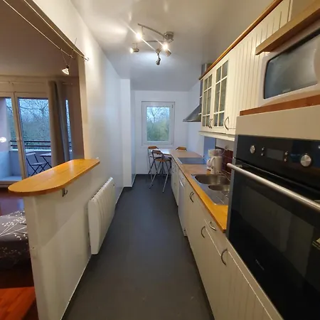 F3 Avec Balcon 5 Min Gare Sqy Et Parking Gratuit