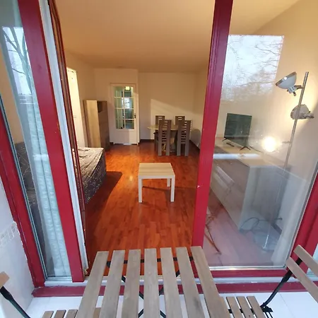 Apartment F3 Avec Balcon 5 Min Gare Sqy Et Parking Gratuit